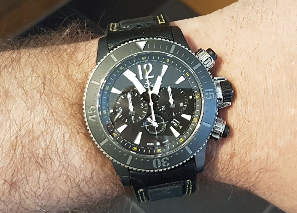 What are the signs of bigger watches "going out of style"?